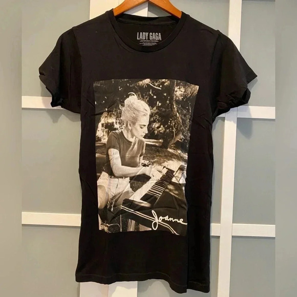 Lady Gaga Unisex Joanne Piano Photo 100% Cotton Concert T-Shirt Black XS NWOT - Picture 7 of 7